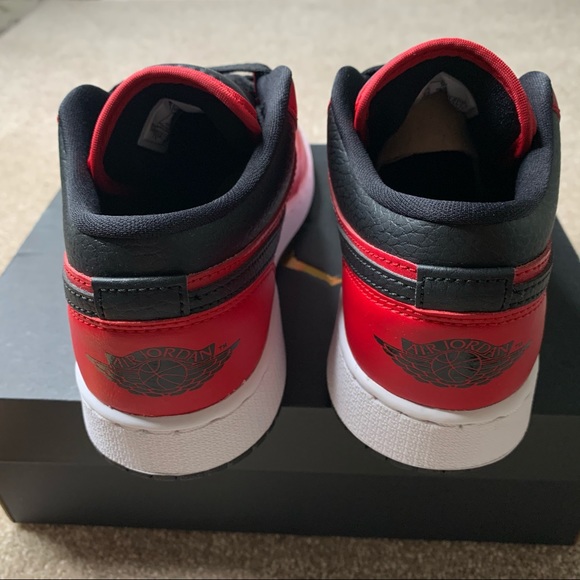 Jordan 1 Low’ Red/Black Pebbled - Picture 6 of 11